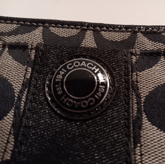 Coach clutch or makeup bag - Picture 2 of 6